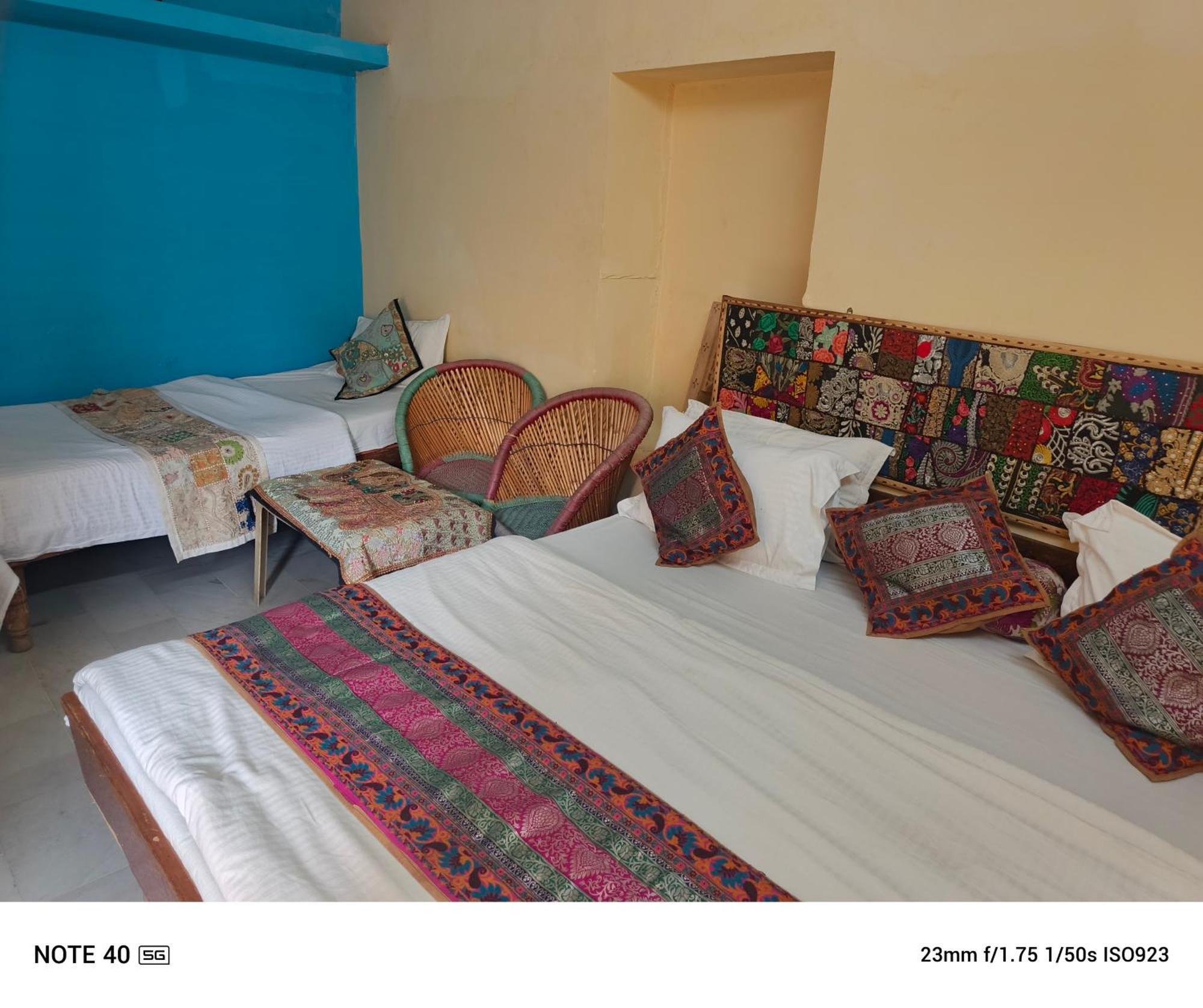 Neem Guest House Jaisalmer Rum bild